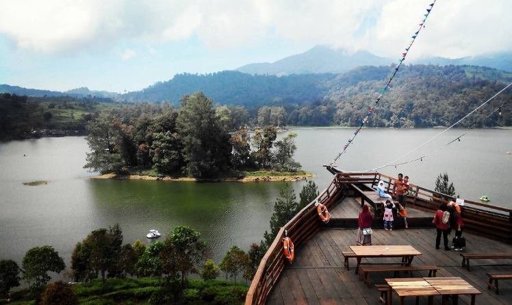 Danau Situ Patenggang Bandung