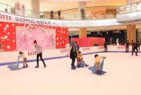 Wahana Ice Skating Mall Jakarta