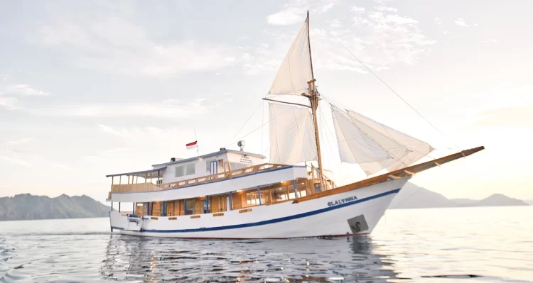 Sewa Kapal Labuan Bajo