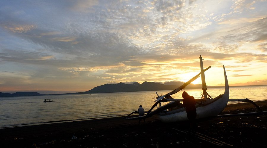 Pantai Pulau Santen