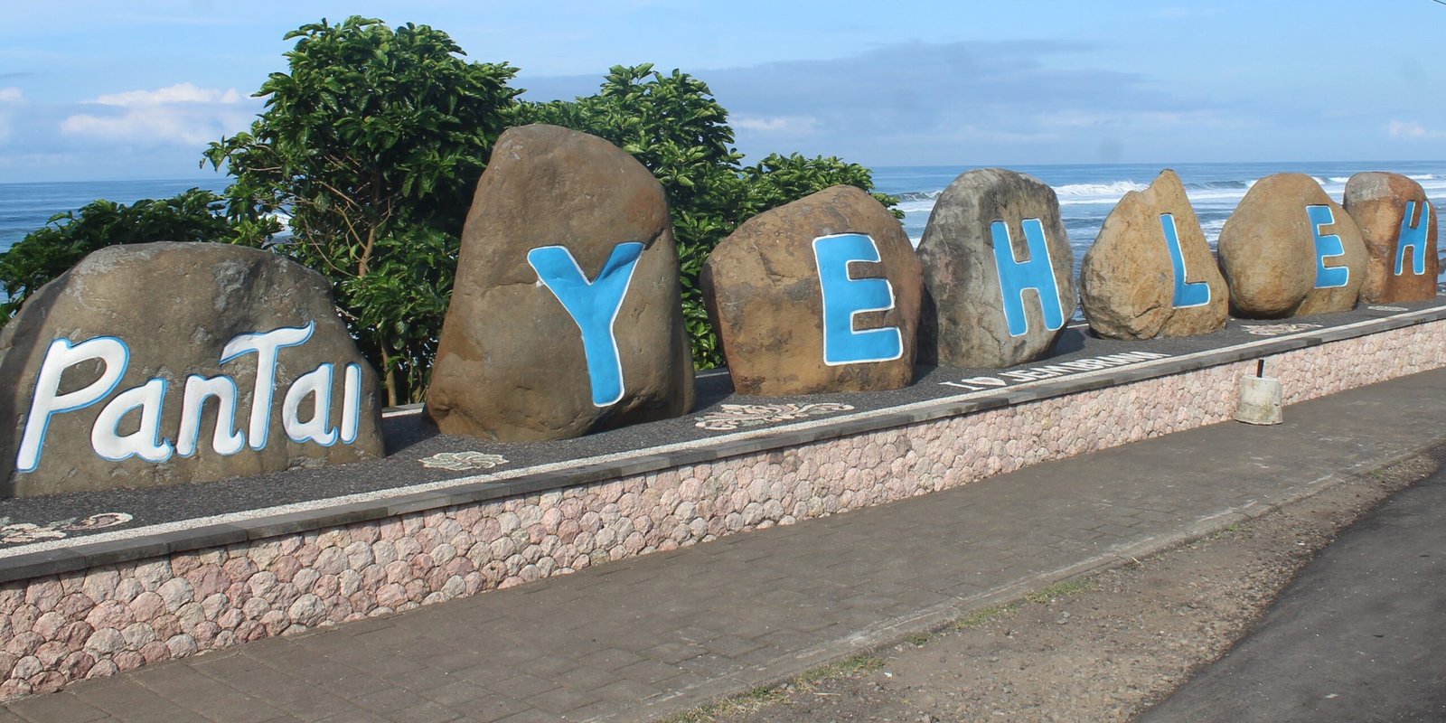 Pantai Yeh Leh