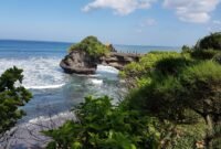 Pantai Batu Bolong
