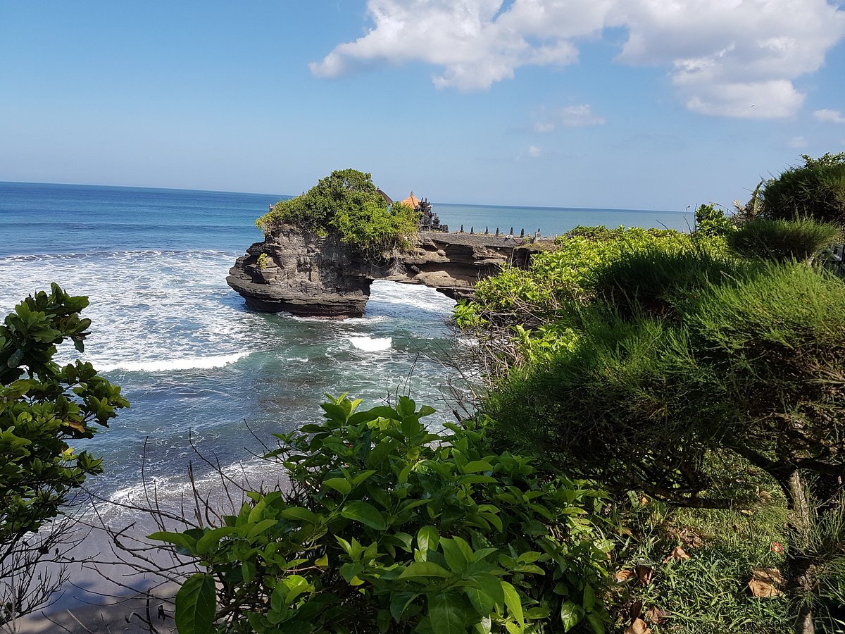 Pantai Batu Bolong