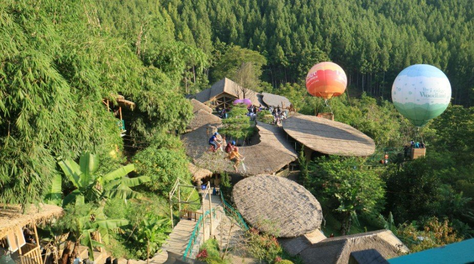 The Lodge Maribaya, Wisata Alam Hits Lembang dengan Spot Foto Instagramable