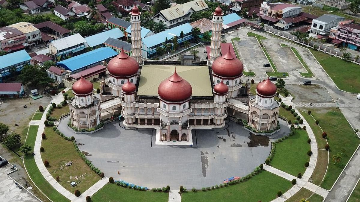 Masjid Agung Baitul Makmur Meulaboh, Ikon Religi Megah di Pesisir Barat Aceh