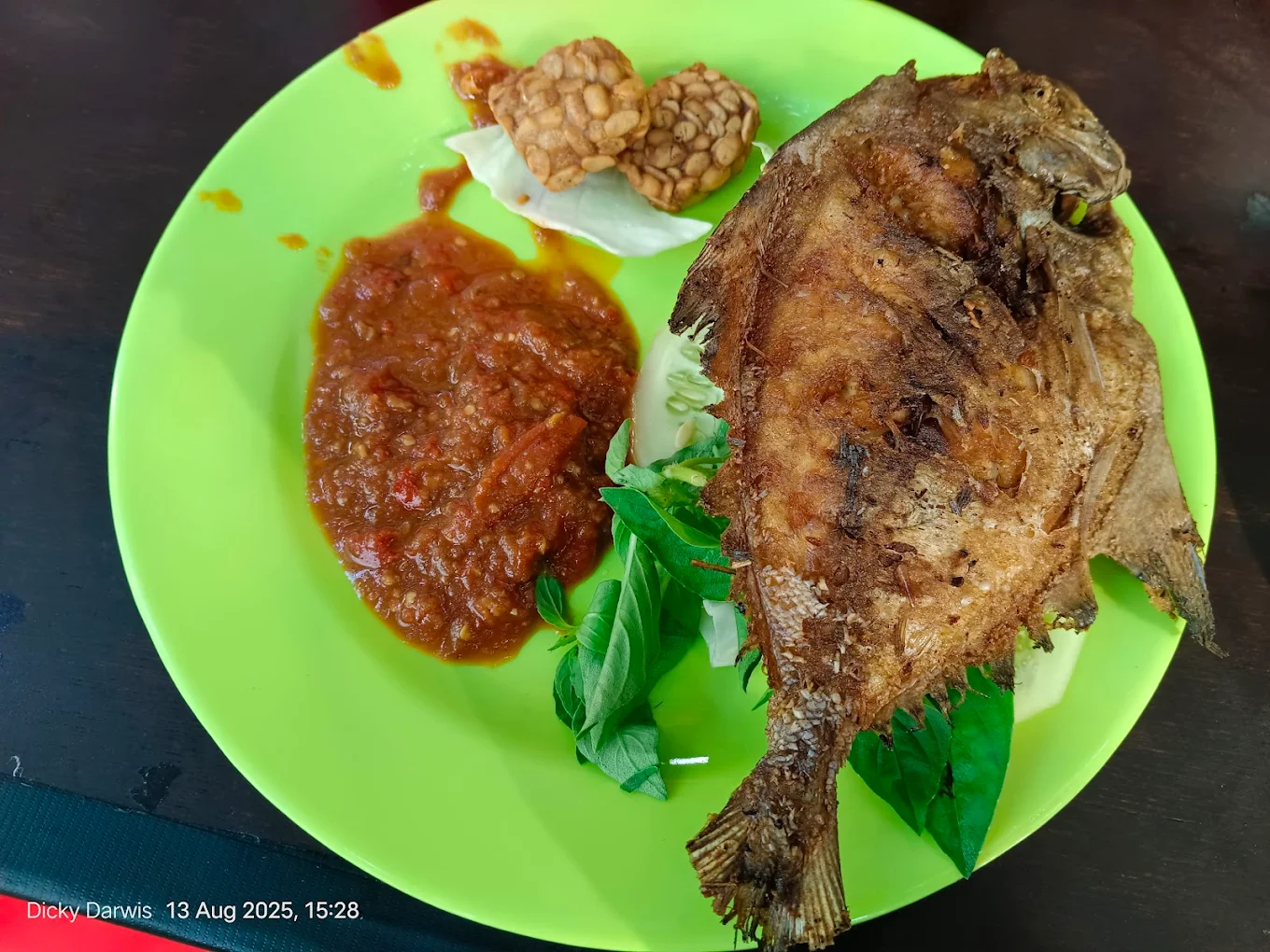5 Tempat Makan Ikan Goreng Enak di Jakarta