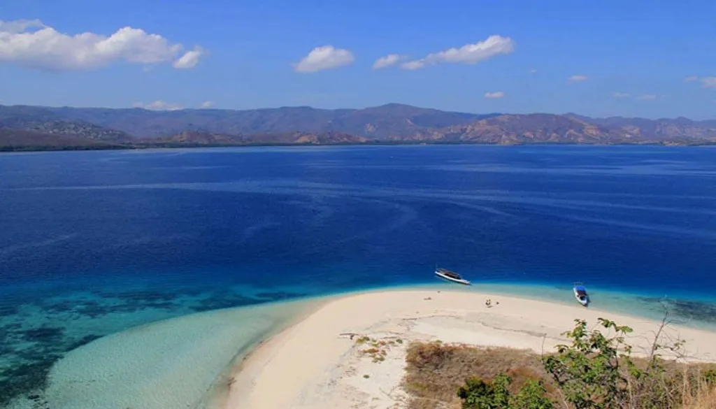 Pantai Kuala Dhoi Aceh Jaya, Destinasi Bahari Tenang dengan Pesona Sunset dan Pasir Putih Memikat
