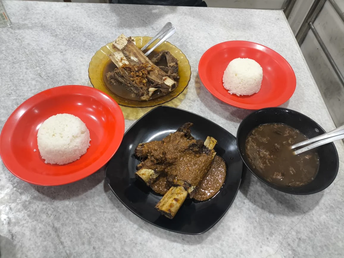 7 Kuliner Dekat Stasiun LRT Kelapa Gading, Ada Sop Konro hingga Masakan Tionghoa