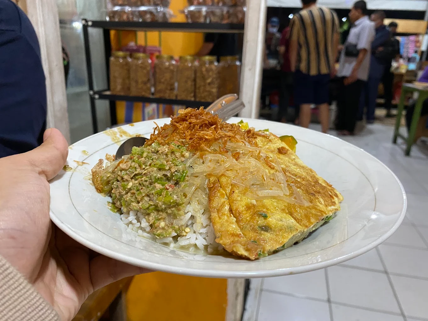 7 Rekomendasi Nasi Uduk Enak di Bekasi, Ada yang Legendaris Sejak 1970-an